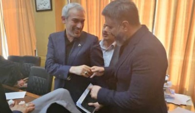 دیدار رئیس اتحادیه درودگران و مبلسازان تهران با وزیر امور اقتصادی و دارایی در خصوص حمایت از صنعت چوب و مبلمان کشور